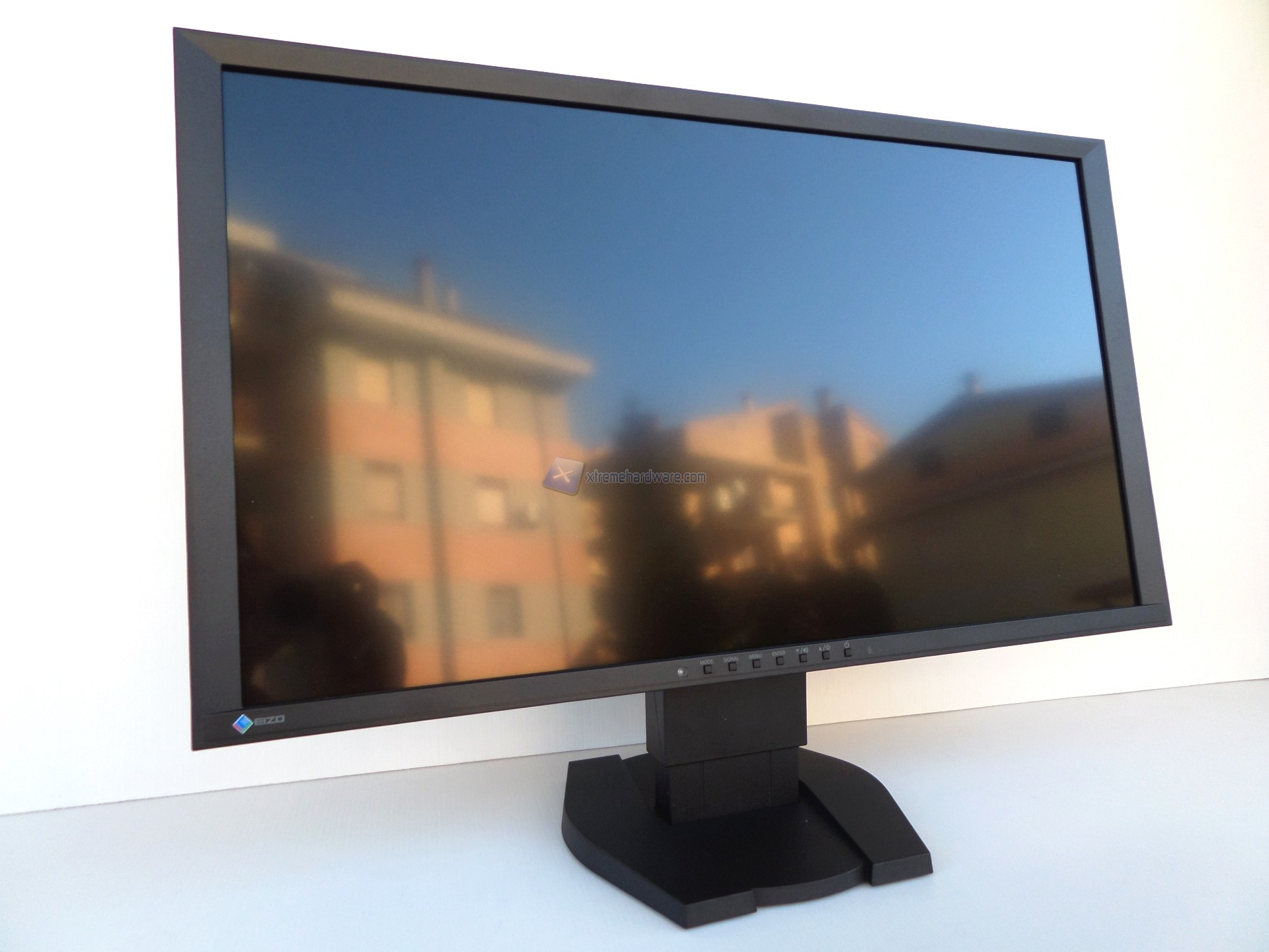 EIZO FG2421 06